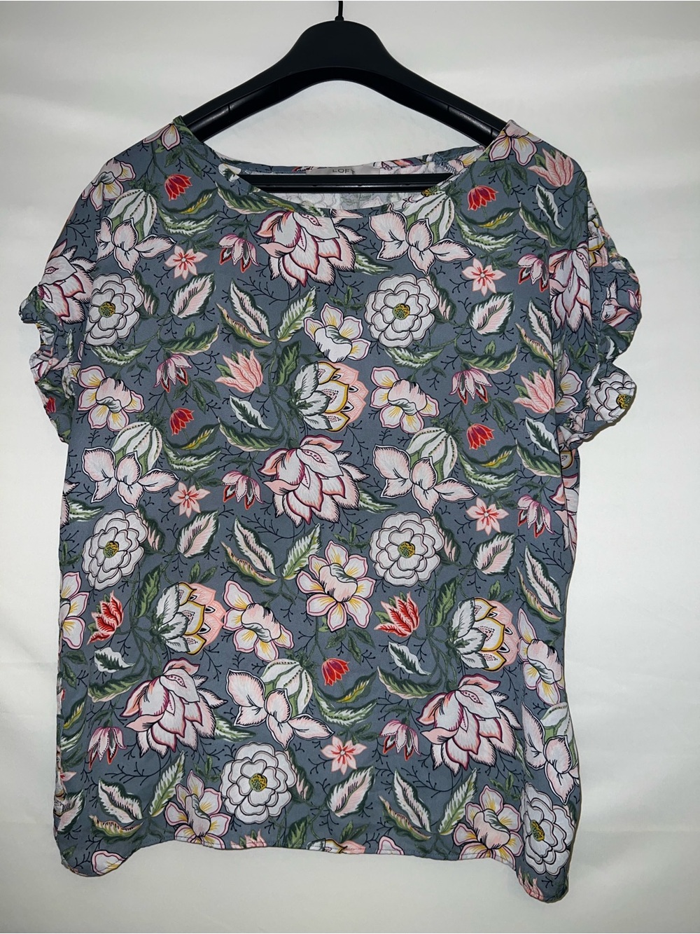 LOF Floral Short Sleeve Blouse in Gray and Pink